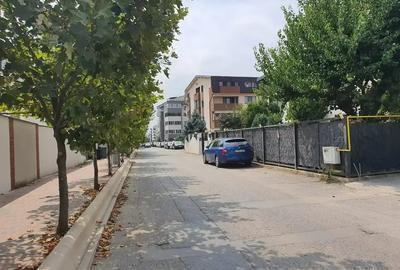 Apartament cu 2 camere decomandat în Titan