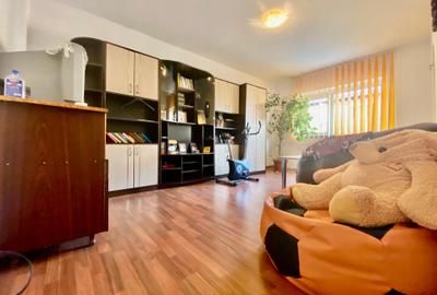 Apartament cu 3 camere decomandat în Micro 12 - 10