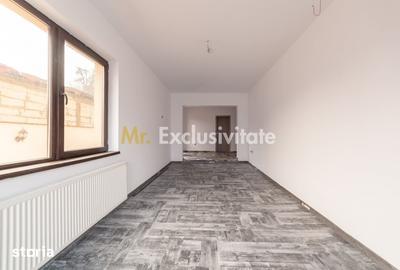 Casă cu 8 camere cu Teren 663 Mp în Ștefănești