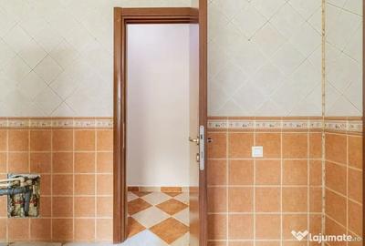Casă cu 4 camere cu Teren 243 Mp în Central