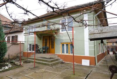 Casă individuală cu 4 camere cu Canalizare în Central - 8