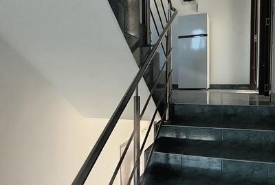 Casă cu 10 camere cu Teren 300 Mp în Sânmartin - 1