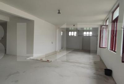 Spațiu comercial, de 200 mp, în Est