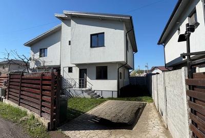 Casă cu 4 camere cu Teren 220 Mp în Domnești - 1