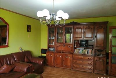 Apartament cu 3 camere decomandat în Central - 1