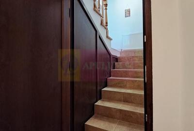 Casă individuală cu 7 camere cu Canalizare în Piatra Arsă - 57