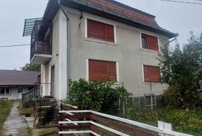 Casă cu 4 camere în Sânlazăr - 2