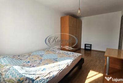 Apartament cu 3 camere decomandat în Între Lacuri