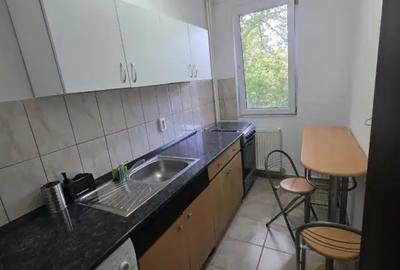 Garsonieră decomandată în Drumul Taberei