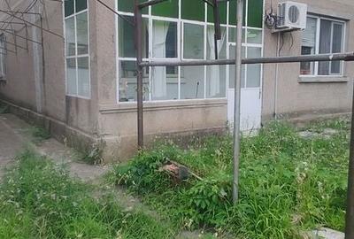 Casă cu 4 camere în Faleza Nord