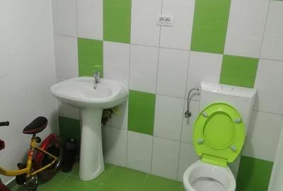 Casă cu 4 camere în Vladimirescu