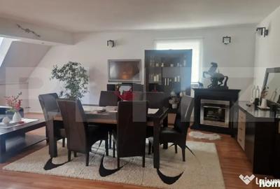 Casă cu 7 camere cu Teren 446 Mp în Central