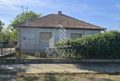Casă individuală cu 3 camere cu Canalizare în Sud