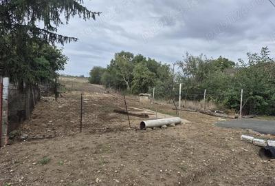 Teren de 719 mp, în Ghioroc - 1