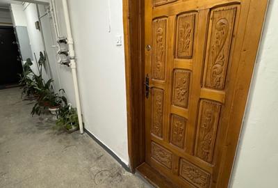 Apartament cu 2 camere decomandat în 1 Mai