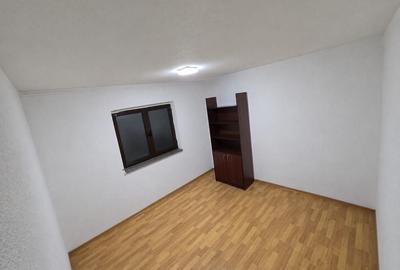 Spațiu comercial, de 64 mp, în Central - 3