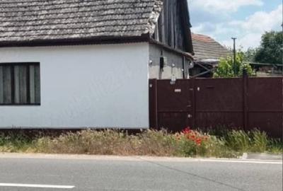 Casă cu 2 camere în Peregu Mare