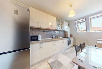 Apartament cu 2 camere decomandat în Tractorul - 4