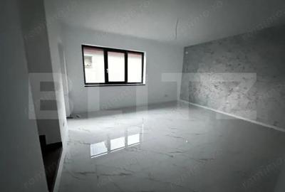 Casă cu 4 camere cu Teren 100 Mp în Central - 1