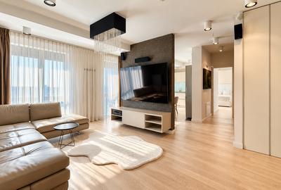Apartament cu 5 camere semidecomandat în P-ța Unirii