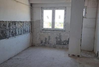 Apartament cu 2 camere semidecomandat în Micro 16 - 1