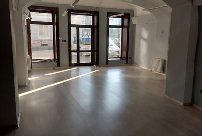 Spațiu comercial, de 70 mp, în Central - 5