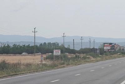 Teren de 16000 mp, în Saca