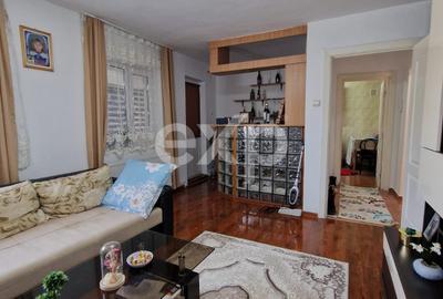 Apartament cu 2 camere decomandat, mobilat în Micro 6