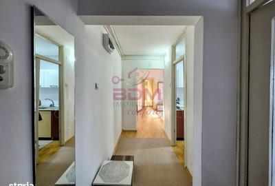 Apartament cu 3 camere semidecomandat în Central