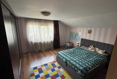 Casă cu 4 camere în Petrești