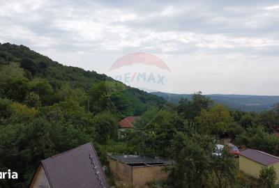 Teren de 1130 mp, în Glod