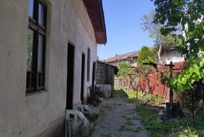 Casă cu 6 camere cu Teren 250 Mp în Bariera Vâlcii
