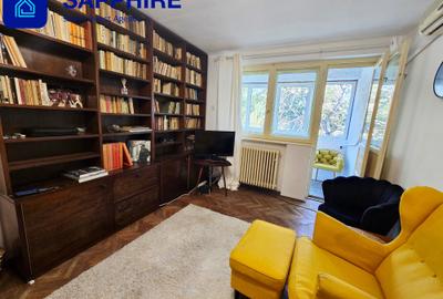 Apartament cu 2 camere decomandat în P-ța Victoriei