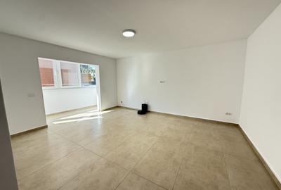 Apartament cu 4 camere decomandat în Complex Studențesc