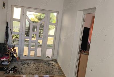 Casă cu 5 camere cu Teren 722 Mp în Central - 1