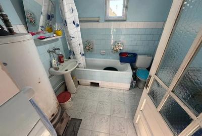 Casă cu 5 camere cu Teren 4000 Mp în Supur