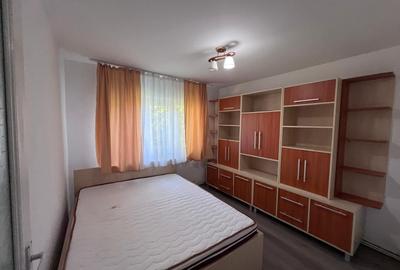 Apartament cu 3 camere în Petru Rareș