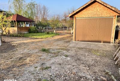 Casă cu 4 camere cu Teren 2000 Mp în Crângu