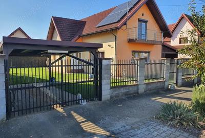 Casă cu 6 camere în Central