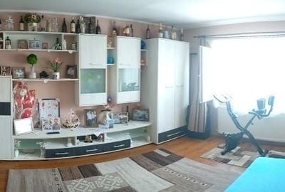 Apartament cu 3 camere decomandat în Carpați 2