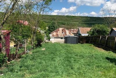 Casă cu Teren 900 Mp în Central