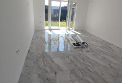 Casă cu 3 camere în Dobreni