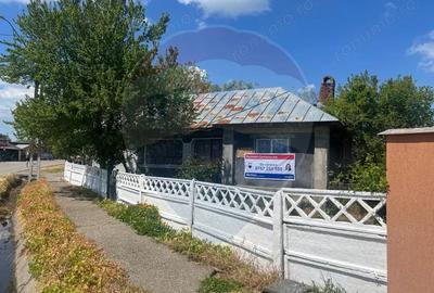 Casă cu 4 camere cu Teren 1324 Mp în Fulga - 2