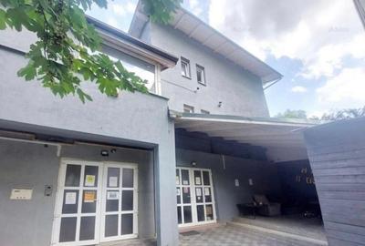 Apartament cu 6 camere în Central