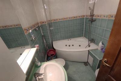 Apartament cu 2 camere semidecomandat în 1 Mai