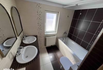 Casă cu 4 camere cu Teren 246 Mp în Florești