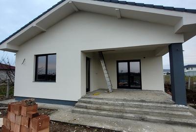 Casă cu 3 camere în Central