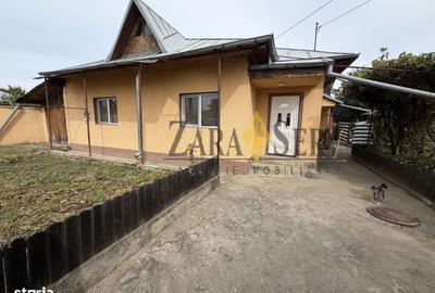 Casă cu 4 camere decomandat în Valea Călugărească