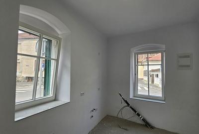 Spațiu comercial, de 79 mp, în Central - 7