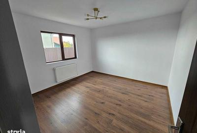 Casă cu 4 camere cu Teren 77 Mp în Tulucești